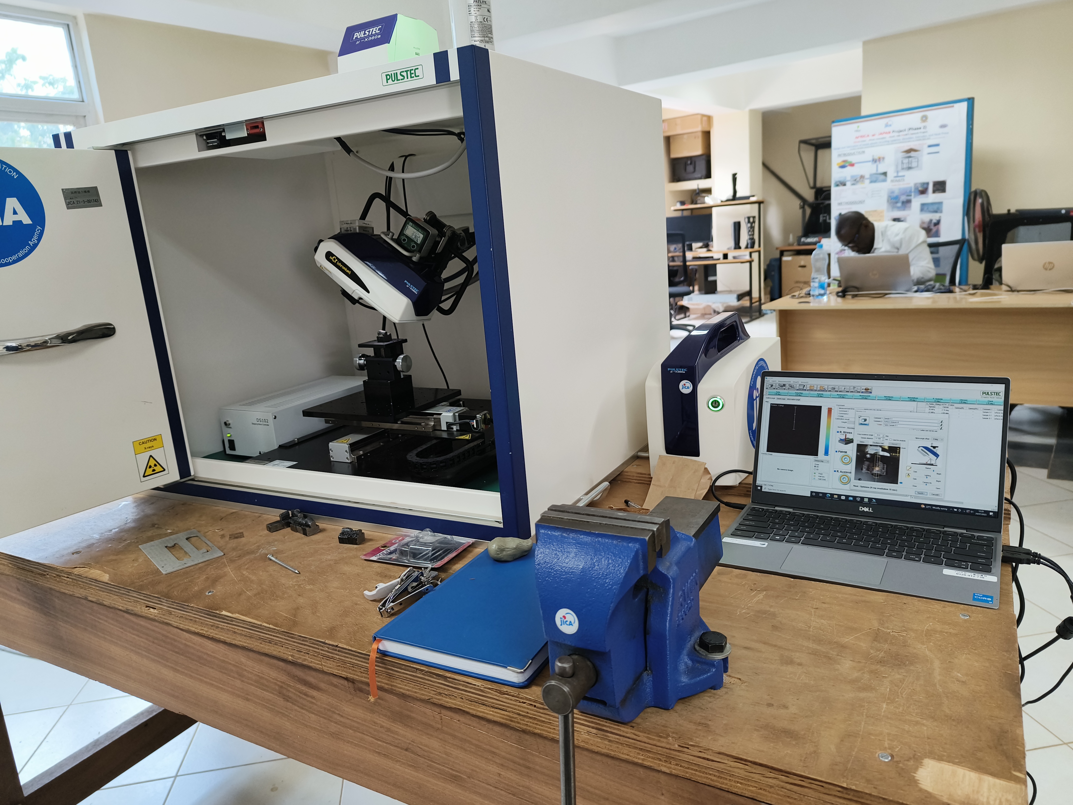 u-X360 XRD analyzer machine (Pulstec, Japan).Residual Stress